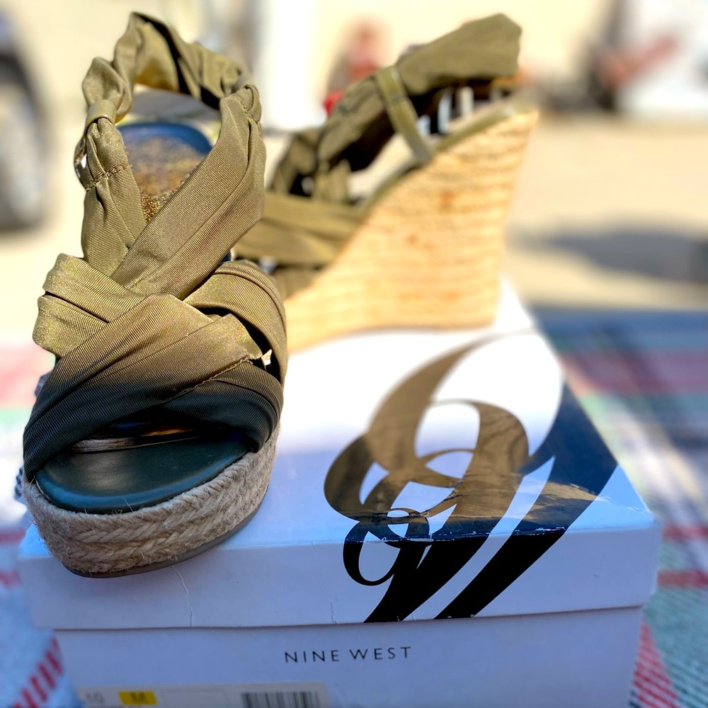 I’m Selling these Nice Olive Green Espadrille Sandals Size:10 By: Vince Camino